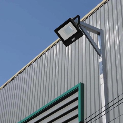 Projektor LED V-TAC 50W SAMSUNG CHIP czujnik ruchu czarny przewód 1M VT-158S-1 6400K 4000lm 5 lat gwarancji