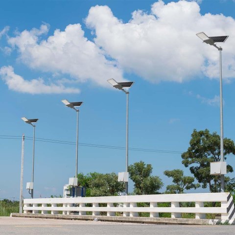 Naświetlacz oprawa uliczna LED solarna V-TAC BRIDGELUX CHIP IP65 pilot LiFePO4 panel 60W VT-15200ST 4000K 3000lm