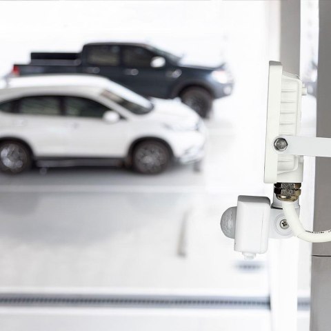 Projektor LED V-TAC 20W SAMSUNG CHIP czujnik ruchu funkcja cut-OFF biały VT-20-S-B 6400K 1600lm 5 lat gwarancji