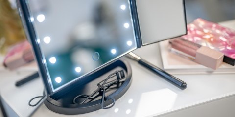 Lusterko do makijażu Humanas HS-ML04 z podświetleniem LED - czarny